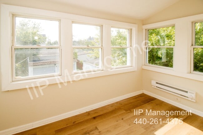 Building Photo - 2127 Rossmoor Rd