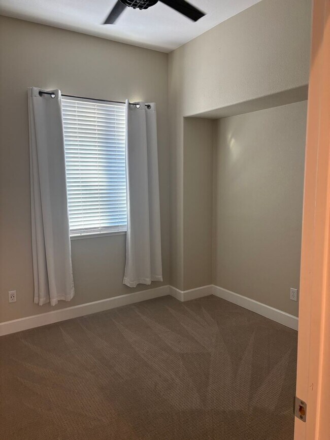 Building Photo - Beautiful Plumas Lake Home AVAILABLE NOW!