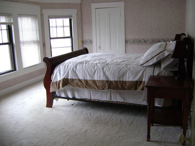 Master Bdrm - 56 Dudley St