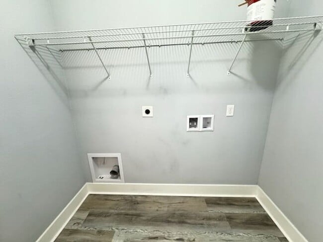 Building Photo - Palm Heaven!!Application and more info @ https://www.sandseekerrealty.com/long-term-rentals/. Cli...