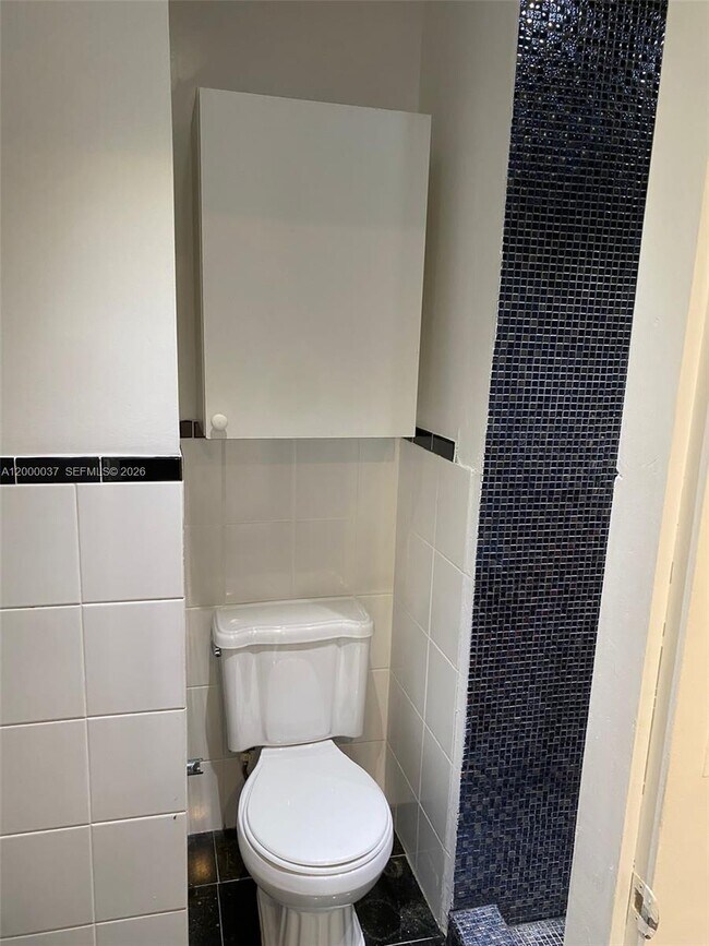 Building Photo - 824 84th St