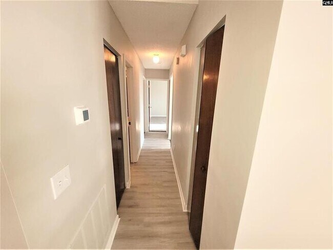 Building Photo - 252 Cherry Grove Dr
