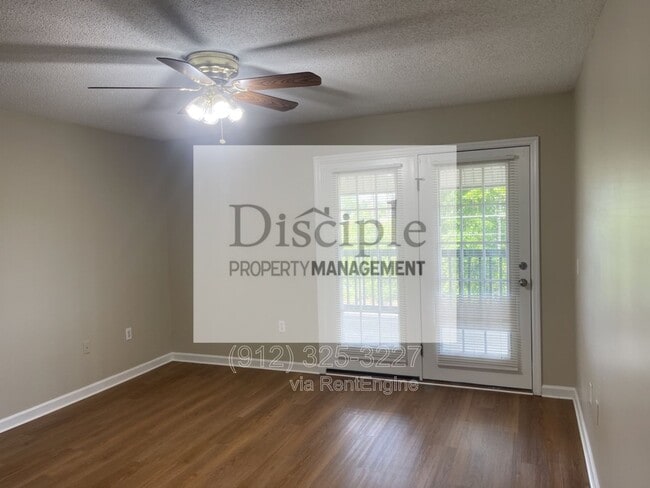 Building Photo - 22 E Dubois St