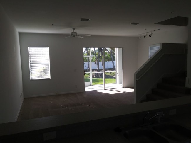 Building Photo - 3/2 Townhouse Hidden Palms