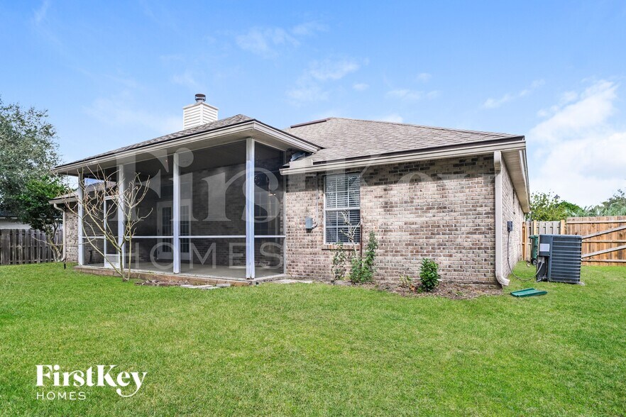 Building Photo - 2352 Chartley Ln S