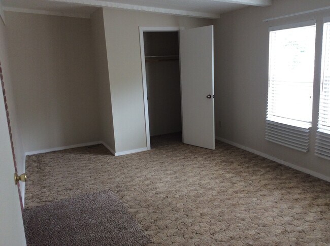 Building Photo - 595 Magnolia Way  Reno, NV 89506