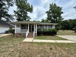 Building Photo - 204 W Barbee St