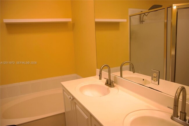 Building Photo - 5570 NW 113th Ct