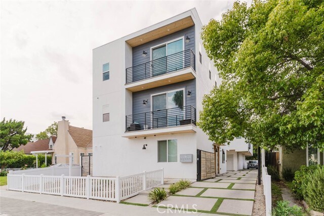 Building Photo - 10853 Otsego St
