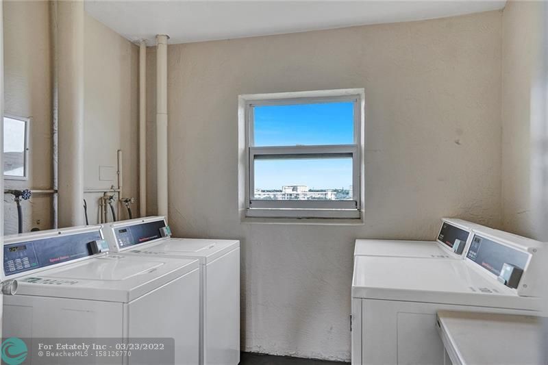Building Photo - 2661 S Course Dr