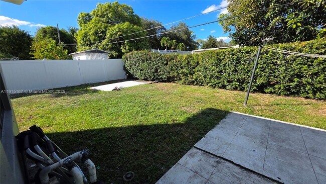 Building Photo - 525 NE 132nd Terrace