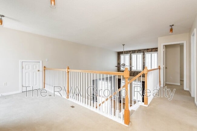 Building Photo - 10528 Runnymeade Dr