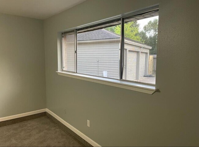Building Photo - 415 Skywood Dr