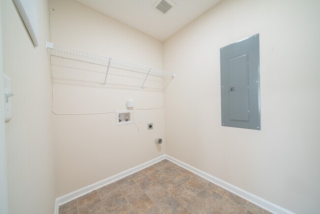 Building Photo - 5788 Sandy View Dr