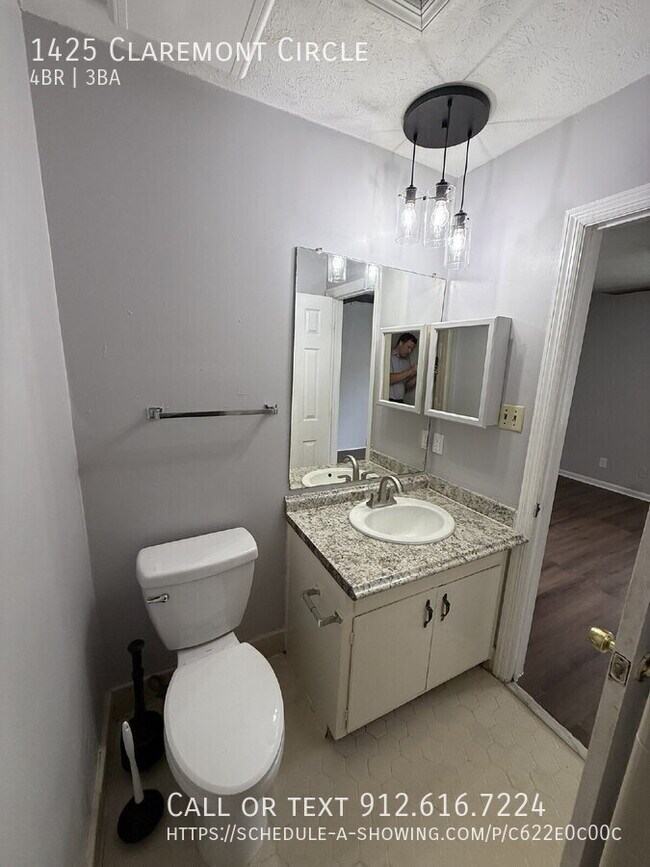 Building Photo - 1425 Claremont Cir