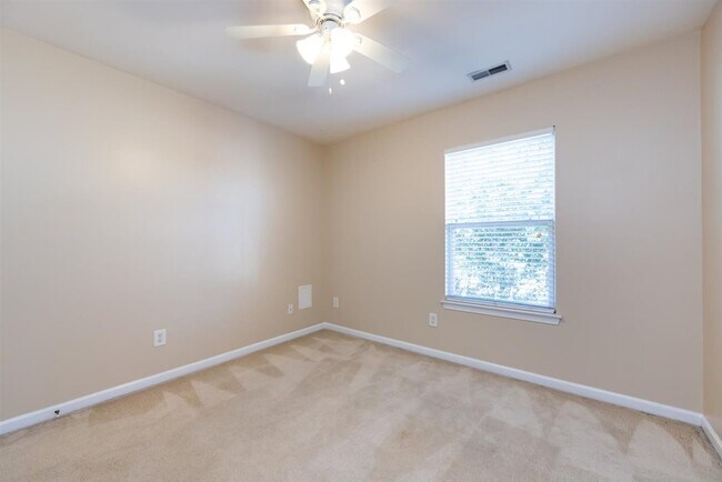 Building Photo - 4811 Sunburst Ln