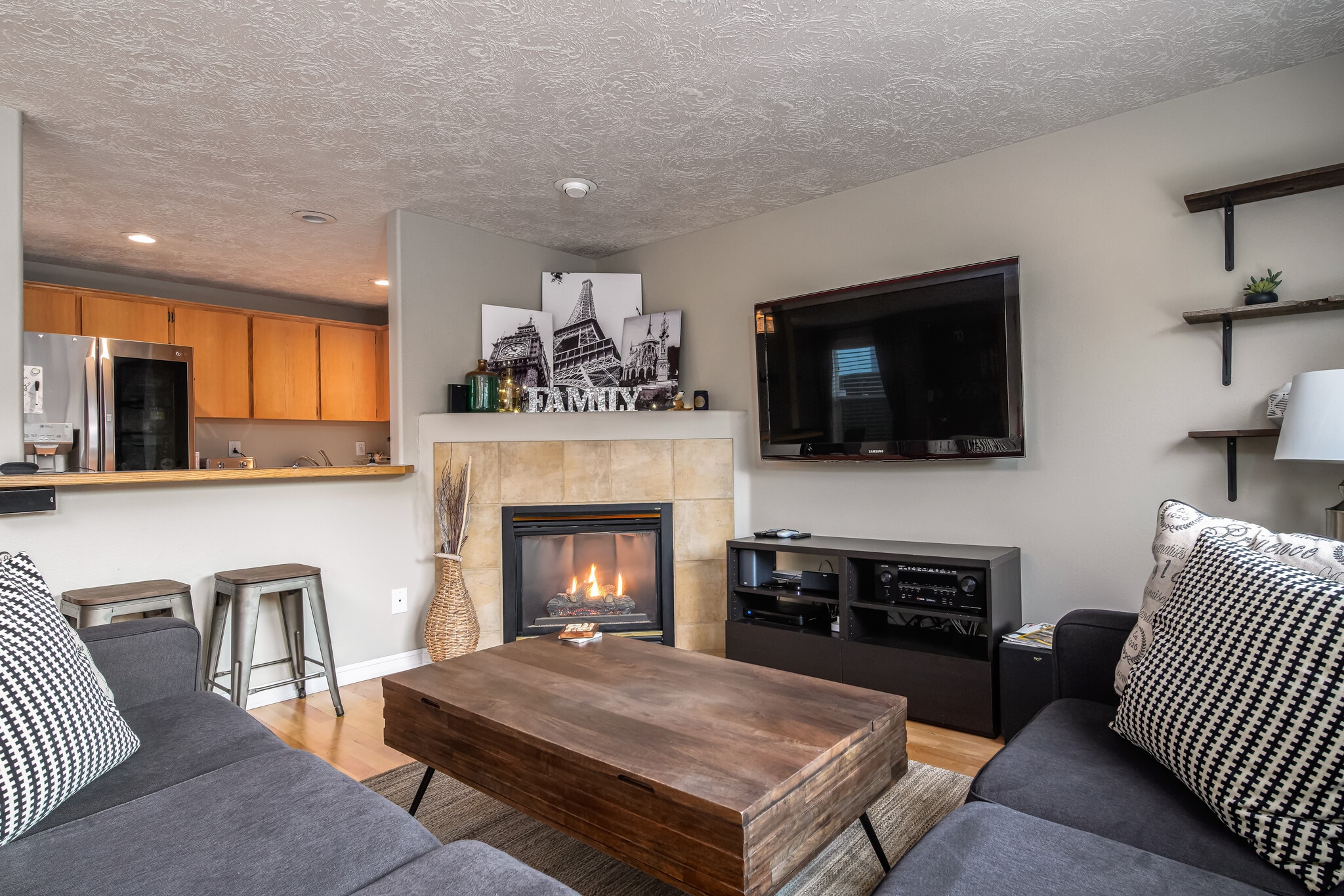 Building Photo - 6705 NE Mallory Ave