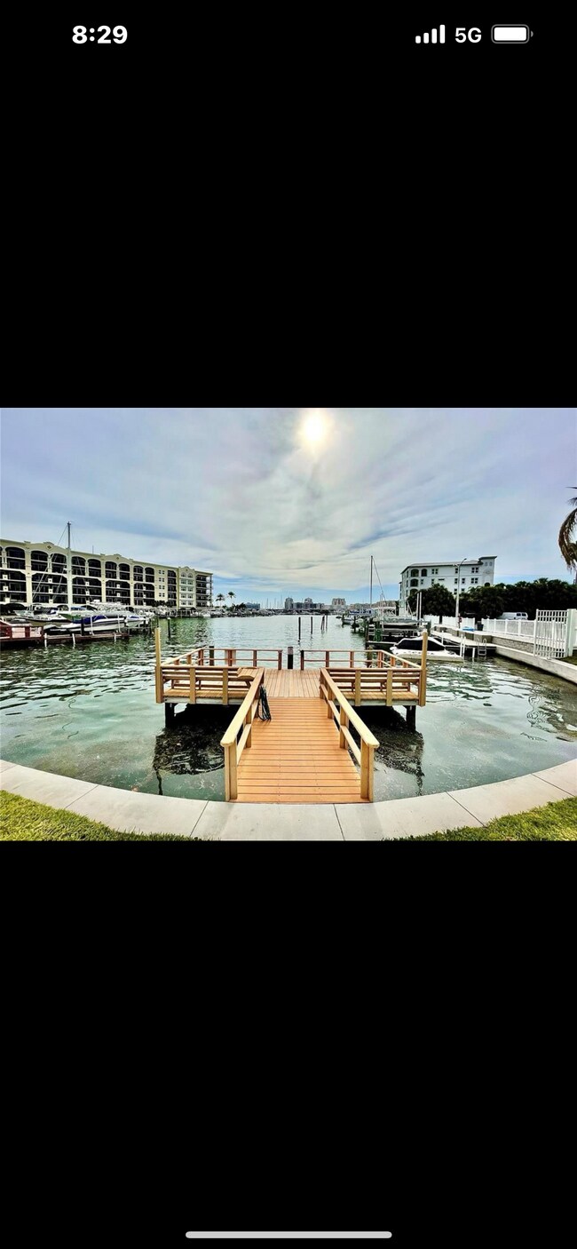 Building Photo - 255 Dolphin Point