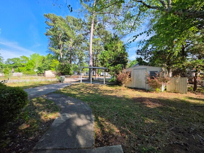 Building Photo - 232 Pinckney St