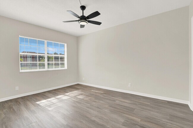 Building Photo - 299 SW 7th St