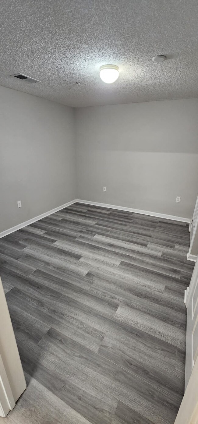 Building Photo - 1440 Collegiate Cir