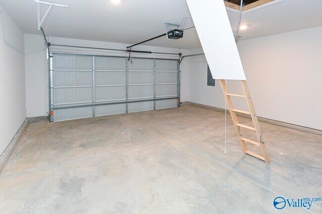 Building Photo - 130 Nettle Leaf Dr