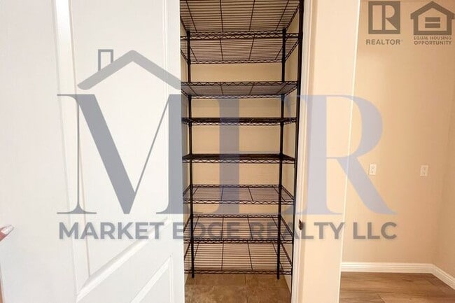 Building Photo - 3Bed/2.5Bath Townhouse w/2 Car Garage in Carefree! $399 MOVE-IN SPECIAL! Move-In Ready on 4/9/2026!