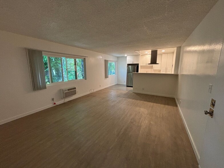 Building Photo - 4540 Vista Del Monte Ave