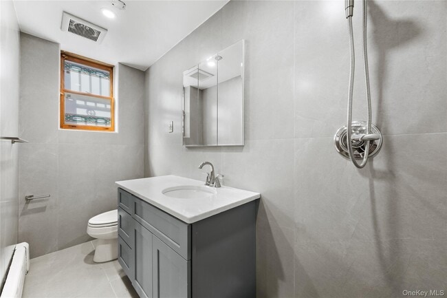 Building Photo - 45-76-76 Browvale Ln