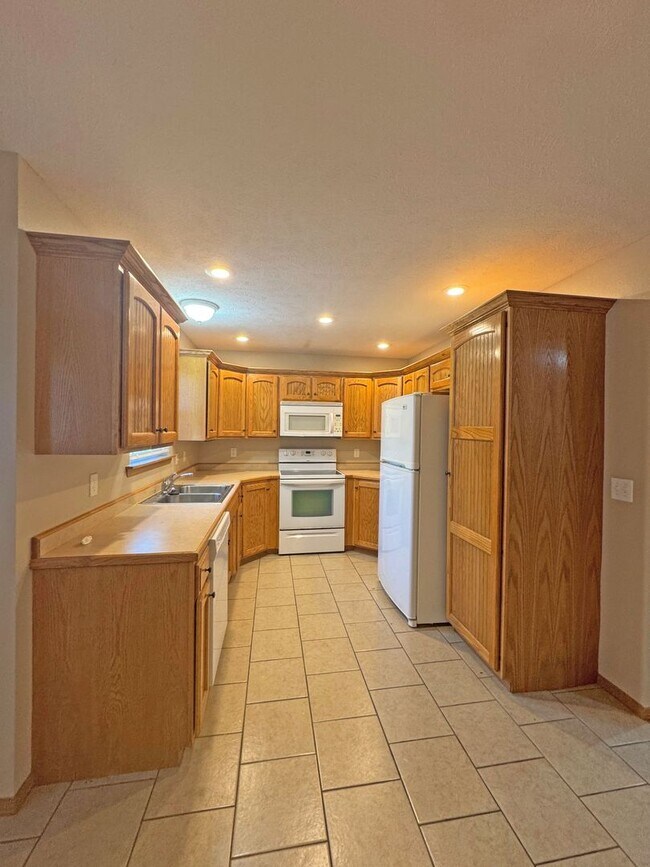 Building Photo - Watermill Cir Duplex