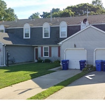 Building Photo - 25 River Bank Dr