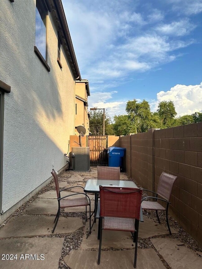 Building Photo - 3823 E Trigger Way