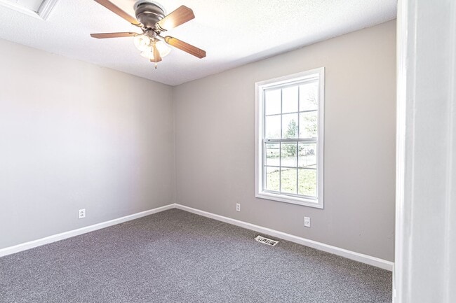 Building Photo - 1811 Harbor Dr