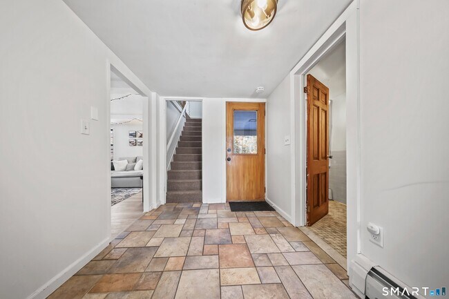 Building Photo - 62 Church St