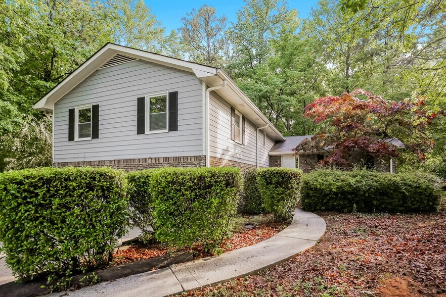 Primary Photo - 2264 Old Concord Dr SE