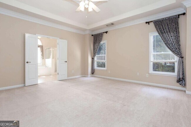 Building Photo - 3206 Windsor Lake Dr NE