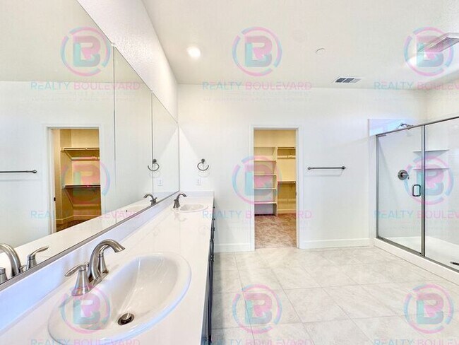 Building Photo - Home in the Five Ridges Community 4 Bedroom 3 Bathroom 2 Car Garage With Loft