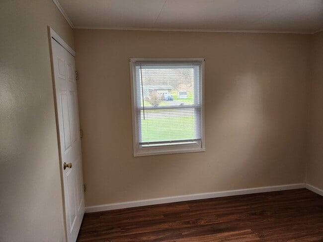 Building Photo - 118 Barclay Rd