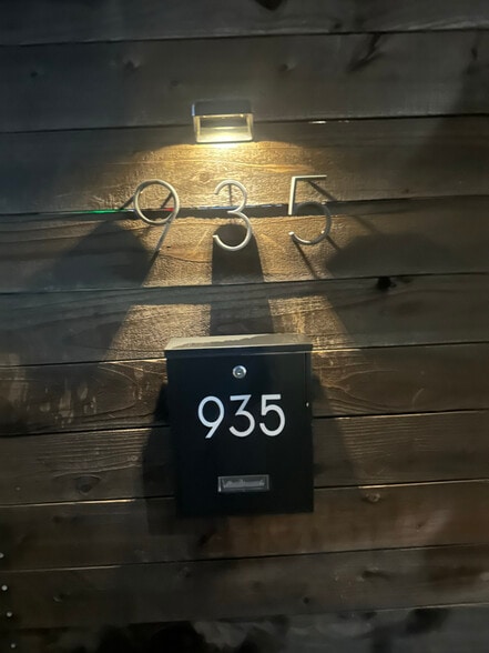 Building Photo - 935 Marietta St