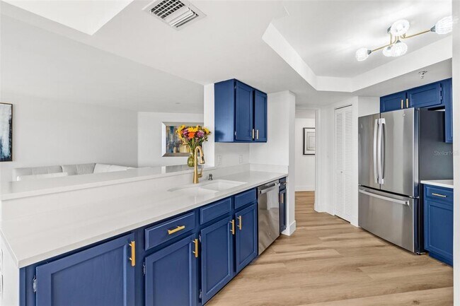 Building Photo - 5950 Pelican Bay Plaza S
