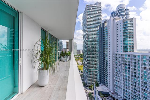 Building Photo - 1080 Brickell Ave
