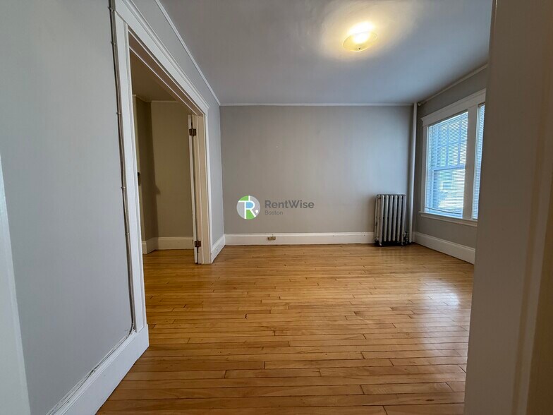 Building Photo - 11 Story St