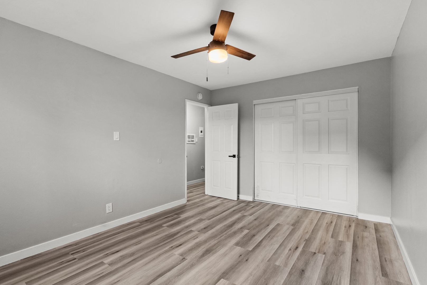 Building Photo - 10442 Lampson Ave