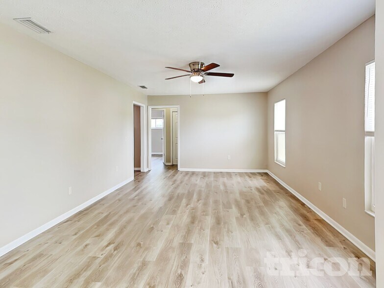 Building Photo - 604 Barkfield Loop