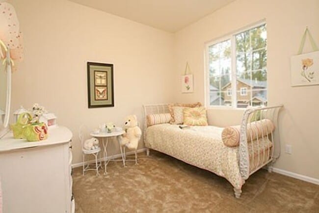 Building Photo - 4 Bedroom + Office in NE Lacey - Fully Fenced Yard and Minutes from freeway and JBLM - Available ...