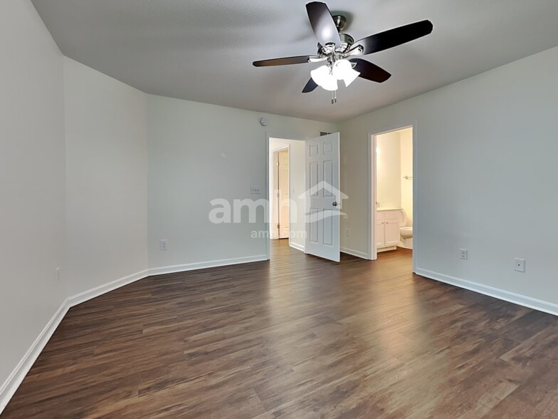 Building Photo - 10718 Anna Ln