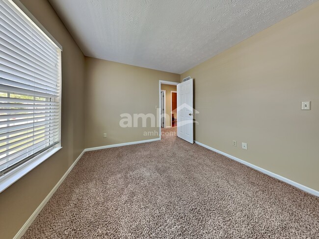 Building Photo - 998 Grandstone Ct