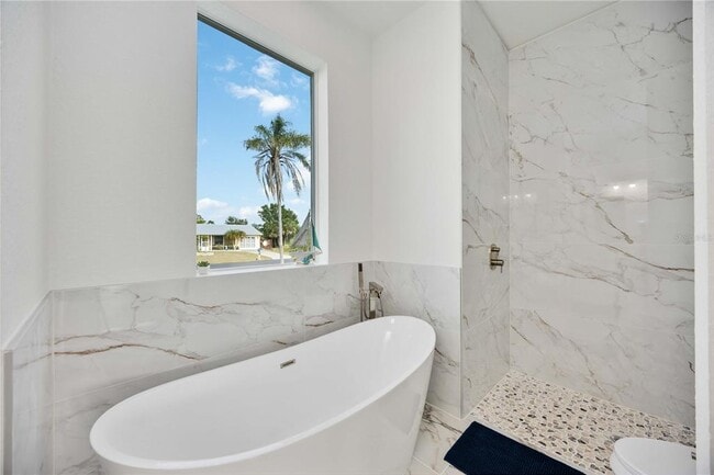 Building Photo - 6146 Grandeur St