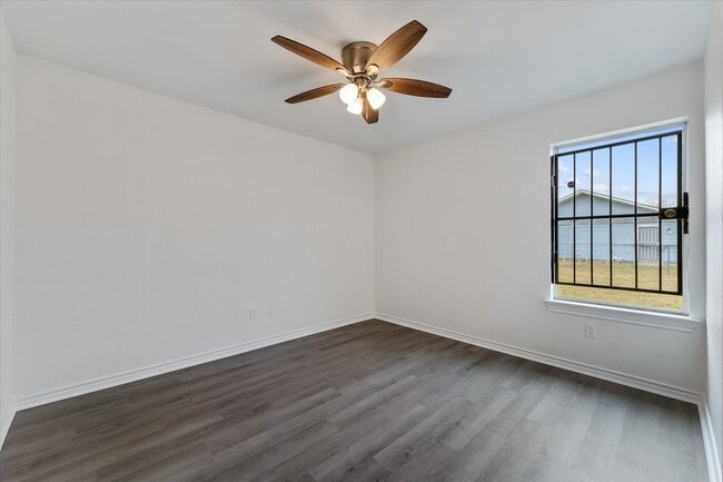 Building Photo - 11419 Roandale Dr