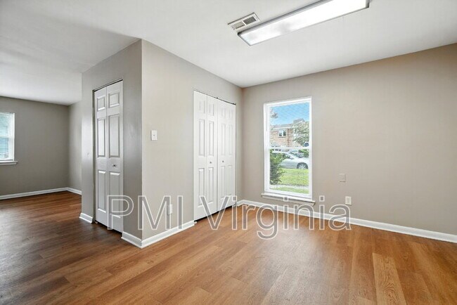 Building Photo - 1076 Dubose Dr